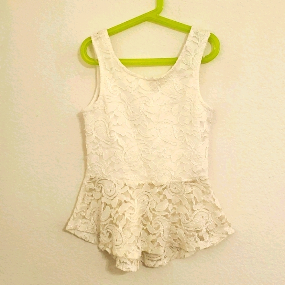 AMBIANCE APPAREL White sleeveless lacey peplum top bow in back detail sz.Small